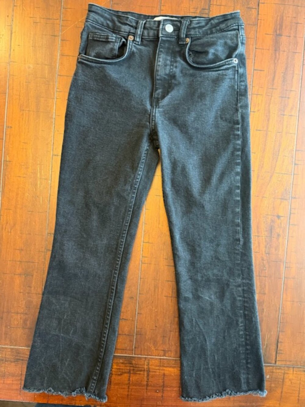 ZARA High Rise Cropped Kick Flare Jeans Washed Black Raw Hem 4 / 26